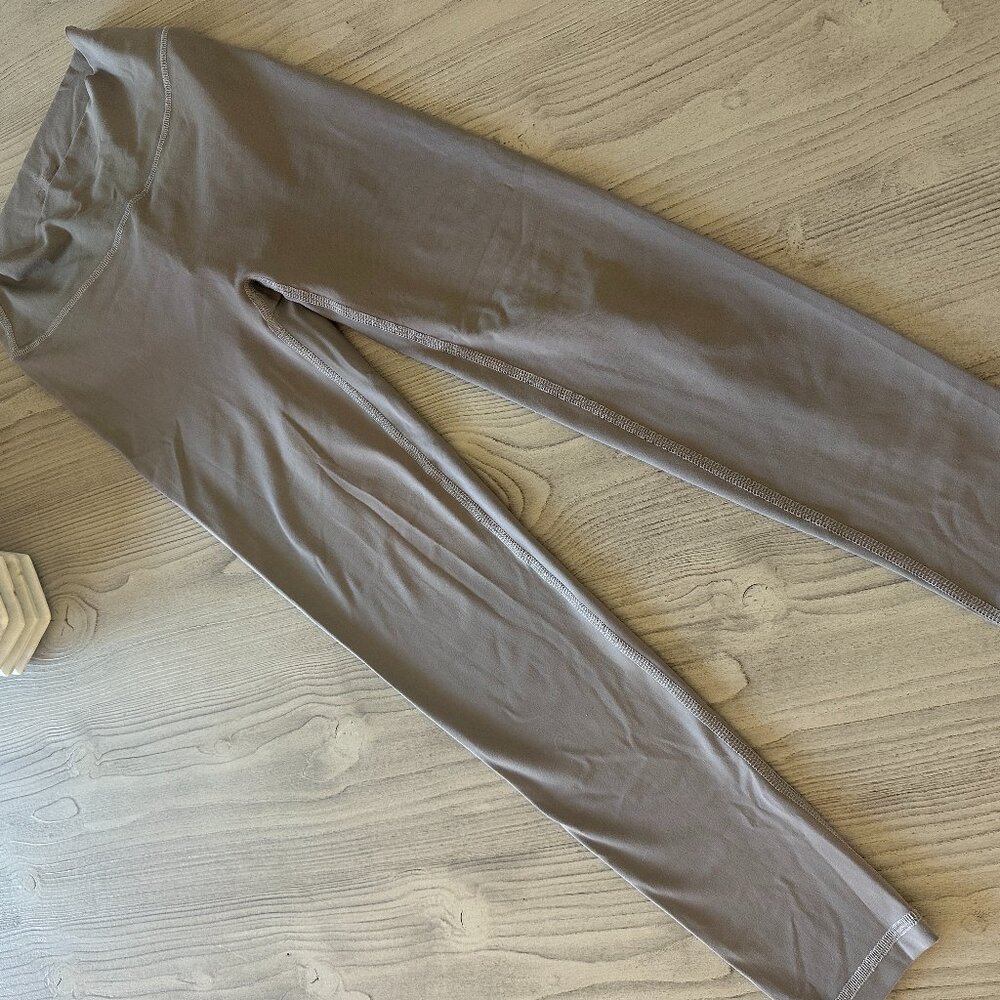 AGENT 84 LEGGINGS / workout pants - SCRUNCH BUTT YOGA PANTS  - Size M